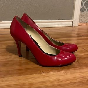 Red pumps